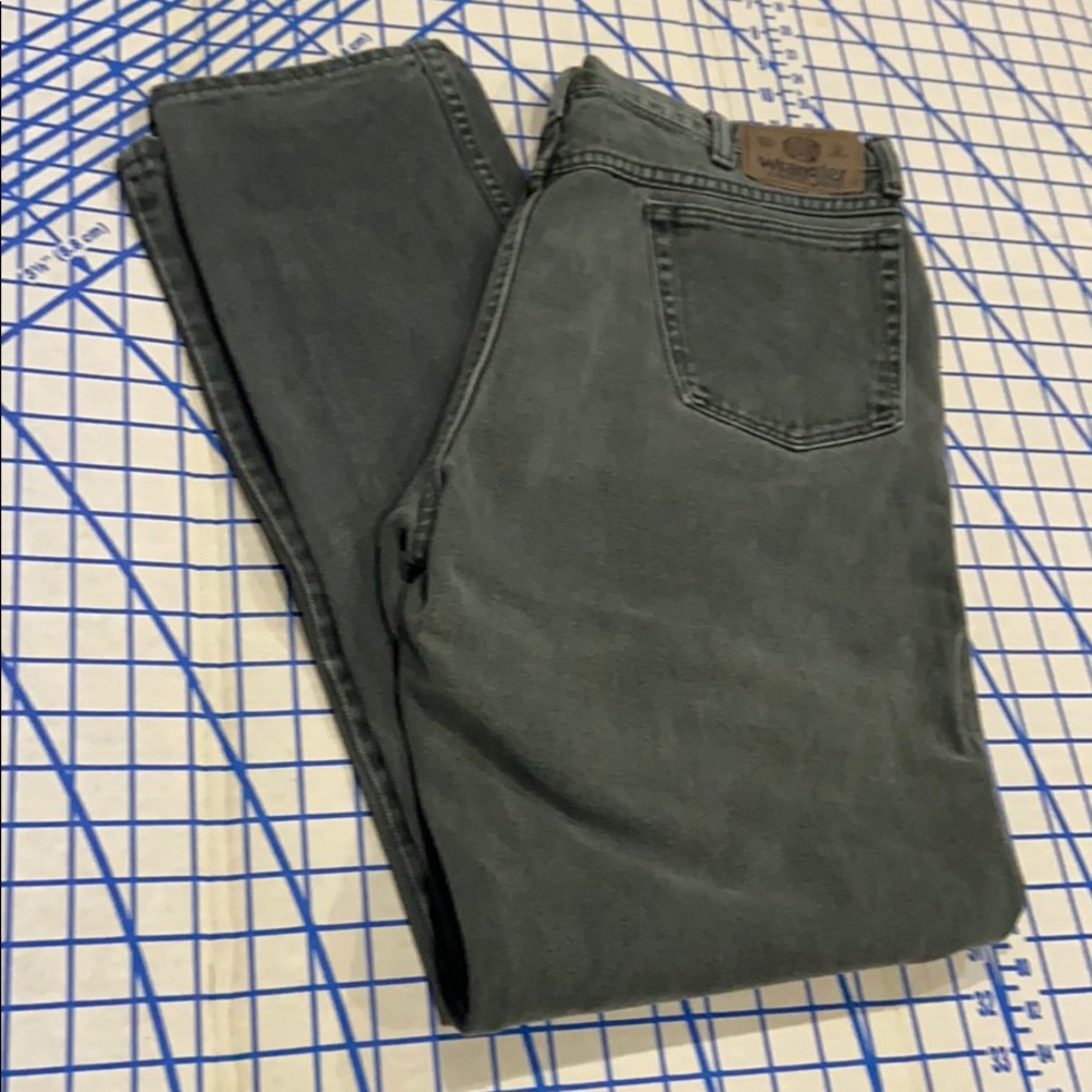 Authentic wrangler jeans 34 x 34 Green